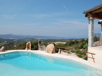 Vakantiehuis met zwembad Sardinie - Villa Silvaredda in Baja Sardinia (1)